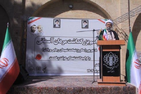 شهیدان رجایی و باهنر شخصیت‌های عزیز و تأثیرگذار در شکل‌گیری جمهوری اسلامی بودند