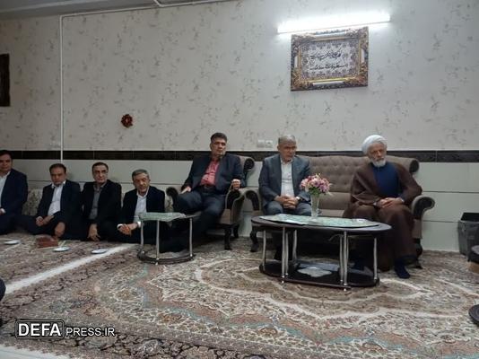 دیدار معاون حقوقی رئیس‌جمهور و مسئولان البرز با خانواده شهید اقتدار حسین قربانی