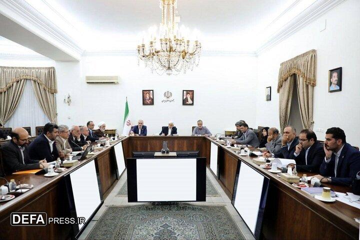 عارف: بازسازی منازل آسیب دیده تسریع شود؛ واحدهای تولیدی اولویت دارند
