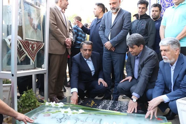 تصاویر/ادای احترام وزیر فرهنگ به مقام سردار دل ها