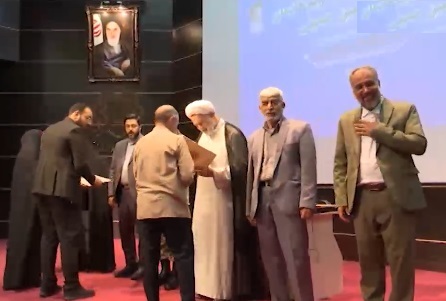 آیین تجلیل از یکصد خادم و موکب‌دار نمونه اربعین حسینی در قم