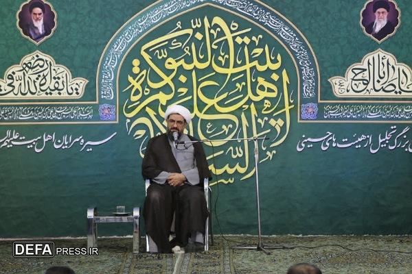 محبت اهل بیت(ع) راه نجات انسان در گرفتاری‌هاست