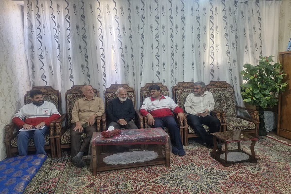 دیدار مدیران بنیاد شهید، سپاه و هلال احمر کرمان با خانواده شهدای اقتدار+تصاویر