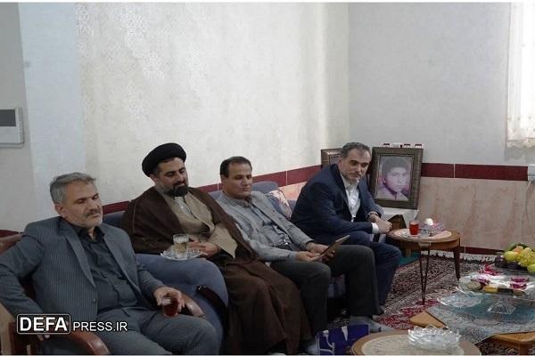 دیدار  مدیرکل بنادر و دریانوردی امیرآباد با خانواده شهید+ تصاویر