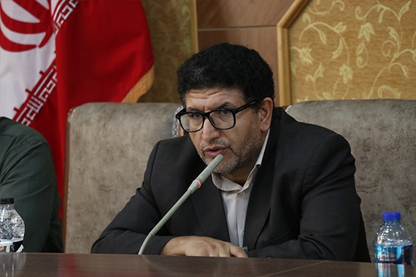 هر کس به دودستگی‌ها دامن بزند، خائن است