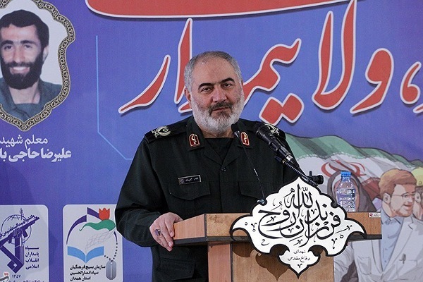 خدمت در سپاه با نام و یاد شهدا معنا پیدا می‌کند