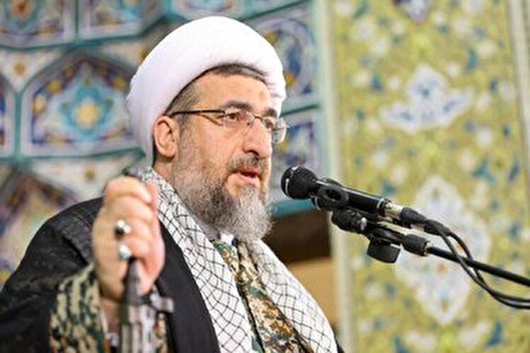 امام جمعه تبریز: کشورهای عربی بدون منابع نفتی به خاک ذلت می‌افتند