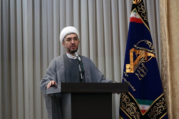 هفته دفاع مقدس فرصتی برای پاسداشت ایثارگری‌های ملت ایران است