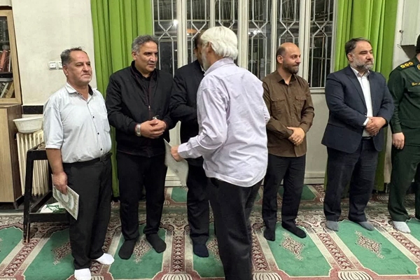 تصاویر/ تجلیل از ایثارگران و یادگاران دوران دفاع مقدس در کمالشهر