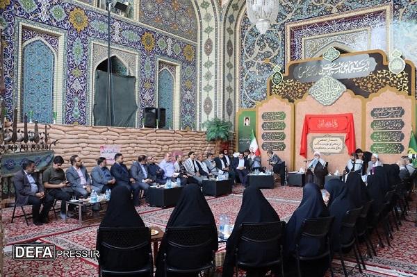 دیدار جمعی از نویسندگان و شاعران دفاع مقدس و مقاومت با تولیت آستان قدس رضوی