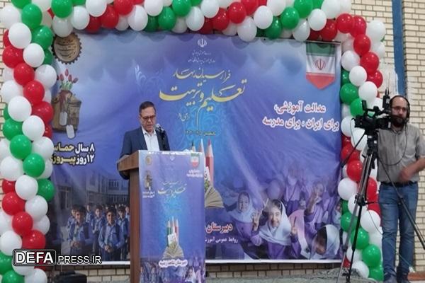 دانش‌آموزان وارثان نسل ایثار هستند