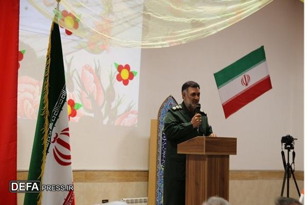 دانش‌آموزان باید با دانش و آگاهی، در برابر هرگونه تهدید ایستادگی کنند