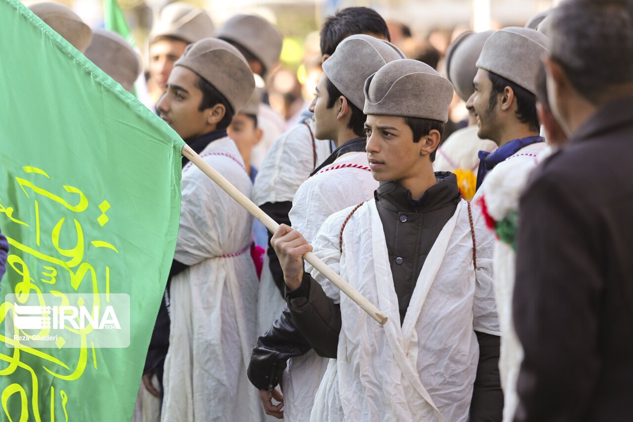 عشایر فارس با ۳۰۰ عنوان برنامه به استقبال هفته دفاع مقدس رفتند