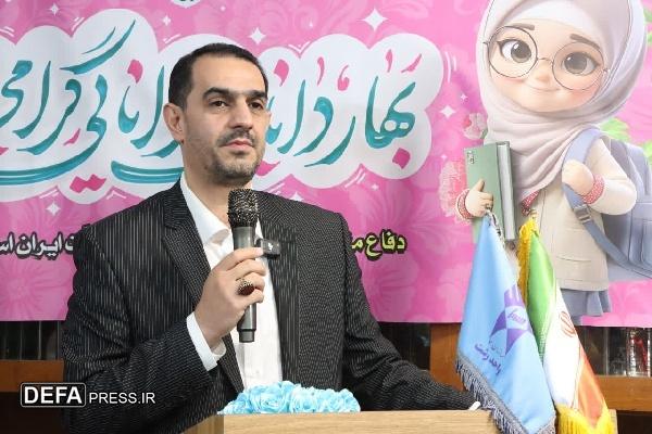 تربیت دانش‌آموزان فرهیخته و توانمند افتخار مدارس سما گیلان است