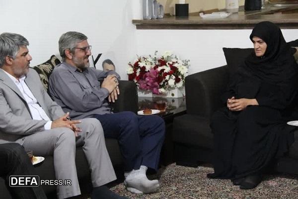 مدیران کل بنیاد شهید و دیوان محاسبات کرمان با خانواده شهدای اقتدار دیدار کردند+تصاویر
