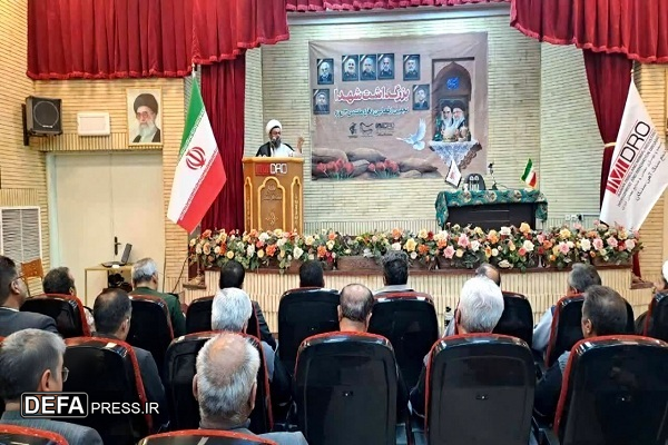ملت ایران در برابر همه توطئه‌ها پاسخ دندان‌شکن داده است