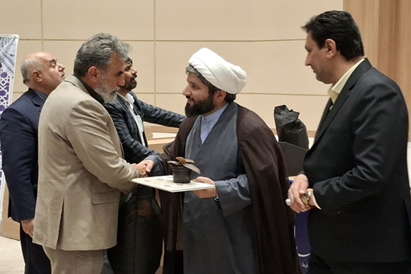 برگزاری همایش تجلیل از کارکنان ایثارگر در منطقه آزاد اروند  