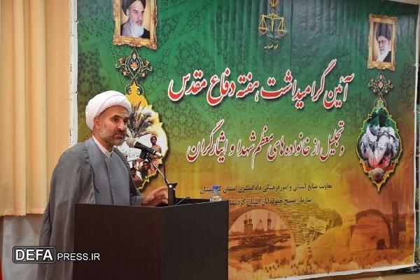 زنده نگه داشتن یاد شهدا در گرو خدمت صادقانه به مردم است