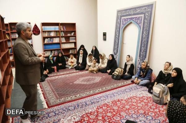 بازدید دانش‌آموزان قزوینی از موزه دفاع مقدس همراه با روایت‌گری
