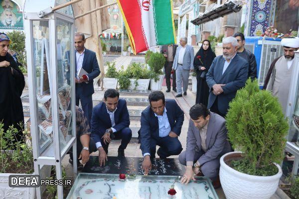 معاون وزیر آموزش‌وپرورش به مقام شهدای کرمان ادای احترام کرد+تصاویر