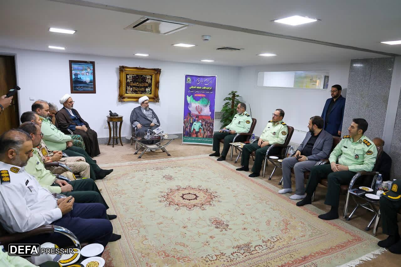 دیدار فرماندهان نیروی انتظامی استان آذربایجان شرقی با امام جمعه تبریز