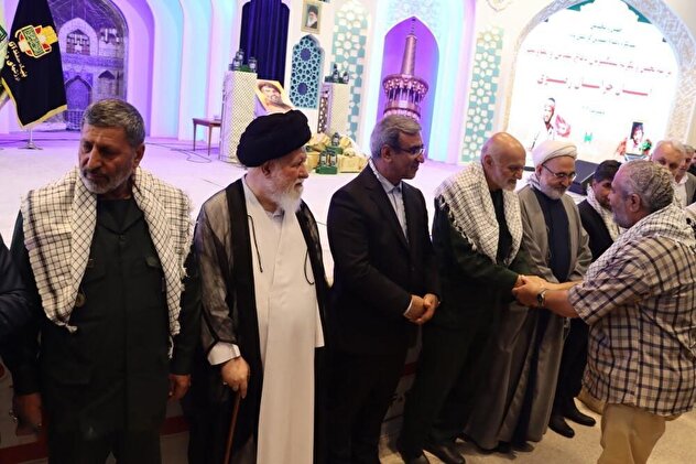 فیلم/ آئین تجلیل از پیشکسوتان دفاع مقدس و مقاومت در حرم مطهر رضوی