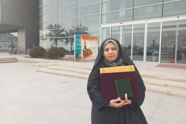 نویسندگان با سلاح قلم در مقابل استکبار جهاد میکنند