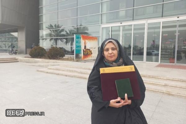 نویسندگان با سلاح قلم‌ در مقابل استکبار جهاد می‌کنند