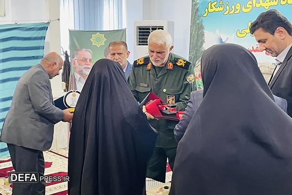 تجلیل از خانواده شهدای ورزشکار جنگ تحمیلی ۱۲ روزه در خوزستان