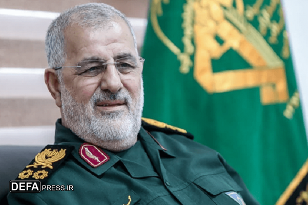 سرلشکر پاکپور: نیروی دریایی سپاه با همه توان پاسخ دشمن را می‌دهد
