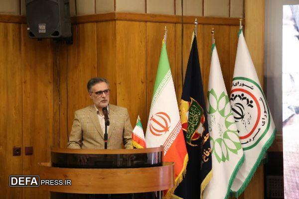 هنرمندان، سربازان جبههٔ نرم انقلاب هستند