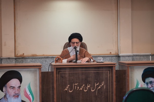 روحانیون، محور تربیت و معنویت در نیروهای مسلح هستند