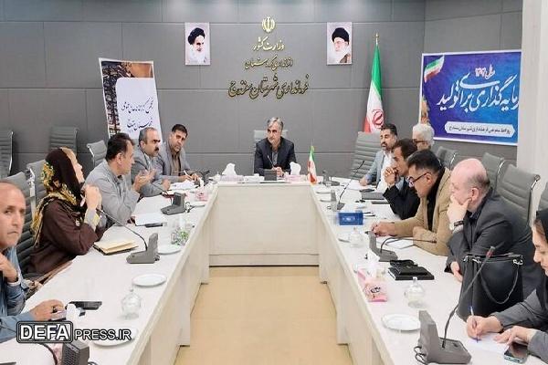 فرماندار سنندج بر ترویج فرهنگ مطالعه و حمایت از نویسندگان بومی تأکید کرد