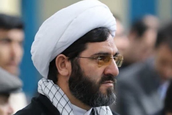 خون شهدا ریشه مستحکم درخت انقلاب اسلامی را آبیاری میکند