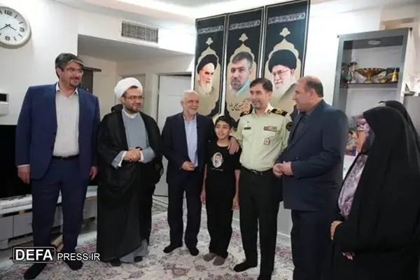 اوحدی: نیروهای انتظامی مقتدرانه از مرزها تا در خانه‌ها از حریم کشور دفاع می‌‌کند