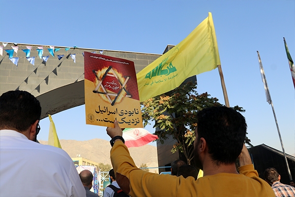 تصاویر/ تجمع دانشجویی – مردمی به مناسبت سالگرد عملیات طوفان الاقصی در کرج