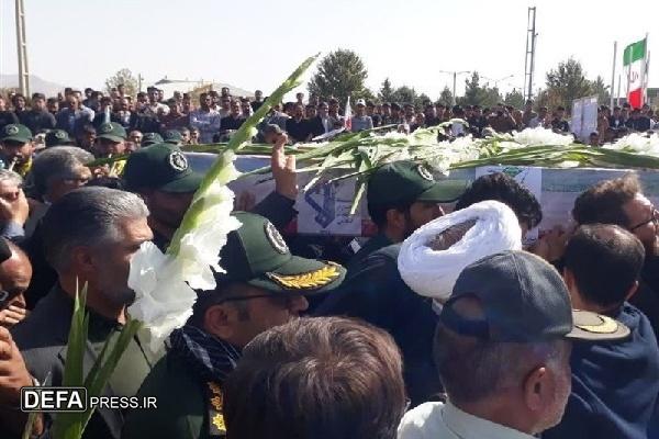 آیین تشییع پیکر مطهر ۲ شهید حمله ضدانقلاب در کردستان برگزار شد