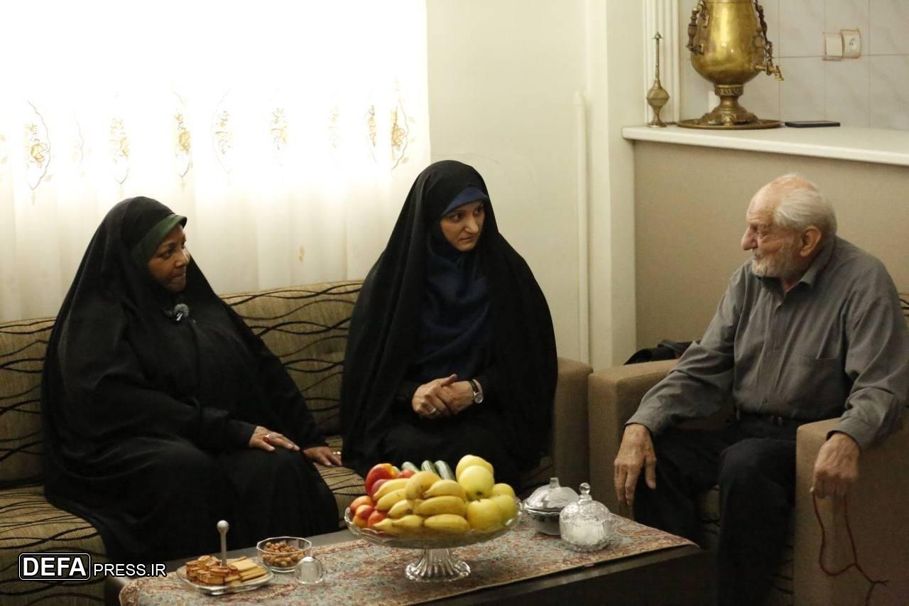 دیدار دست‌اندرکاران جشنواره فیلم عمار با خانواده مهدیه اسفندیاری