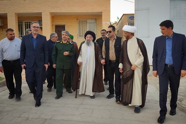 بازدید آیت الله موسوی جزایری از موزه دفاع مقدس و مقاومت خرمشهر