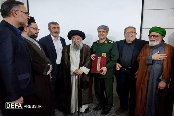 بازدید آیت الله موسوی جزایری از موزه دفاع مقدس و مقاومت خرمشهر