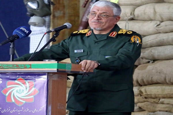 سردار «طلایی نیک»: ملت ایران هوشمندانه در برابر توطئه‌های دشمنان ایستاده است