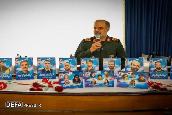 سپاه کربلا خادم خانواده‌های شهداست؛ هر جا نیاز باشد در کنار شما هستیم