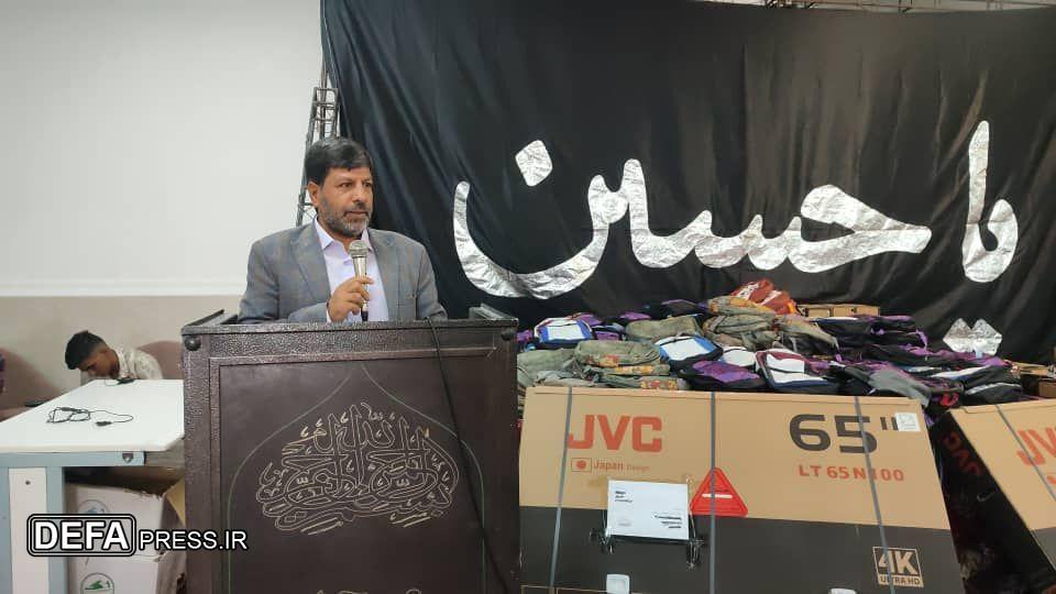 توزیع ۶۰۰ بسته لوازم‌التحریر بین دانش‌آموزان حاشیه شهر زاهدان به همت آستان مقدس کهف‌الشهدا
