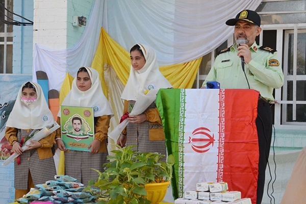 همراهی فرماندهان فراجا خوزستان با فرزندان شهید در آغاز سال تحصیلی جدید