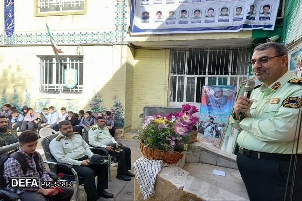 بدرقه فرزند شهید خموشی تا مدرسه توسط فرمانده انتظامی خراسان رضوی