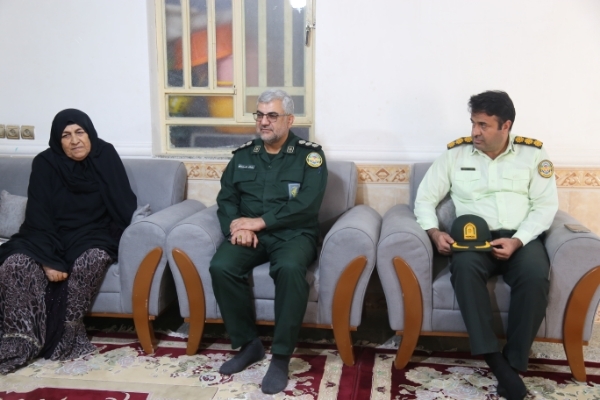 دیدار با بانوی پیشکسوت دفاع مقدس در کهگیلویه و بویراحمد+ تصاویر