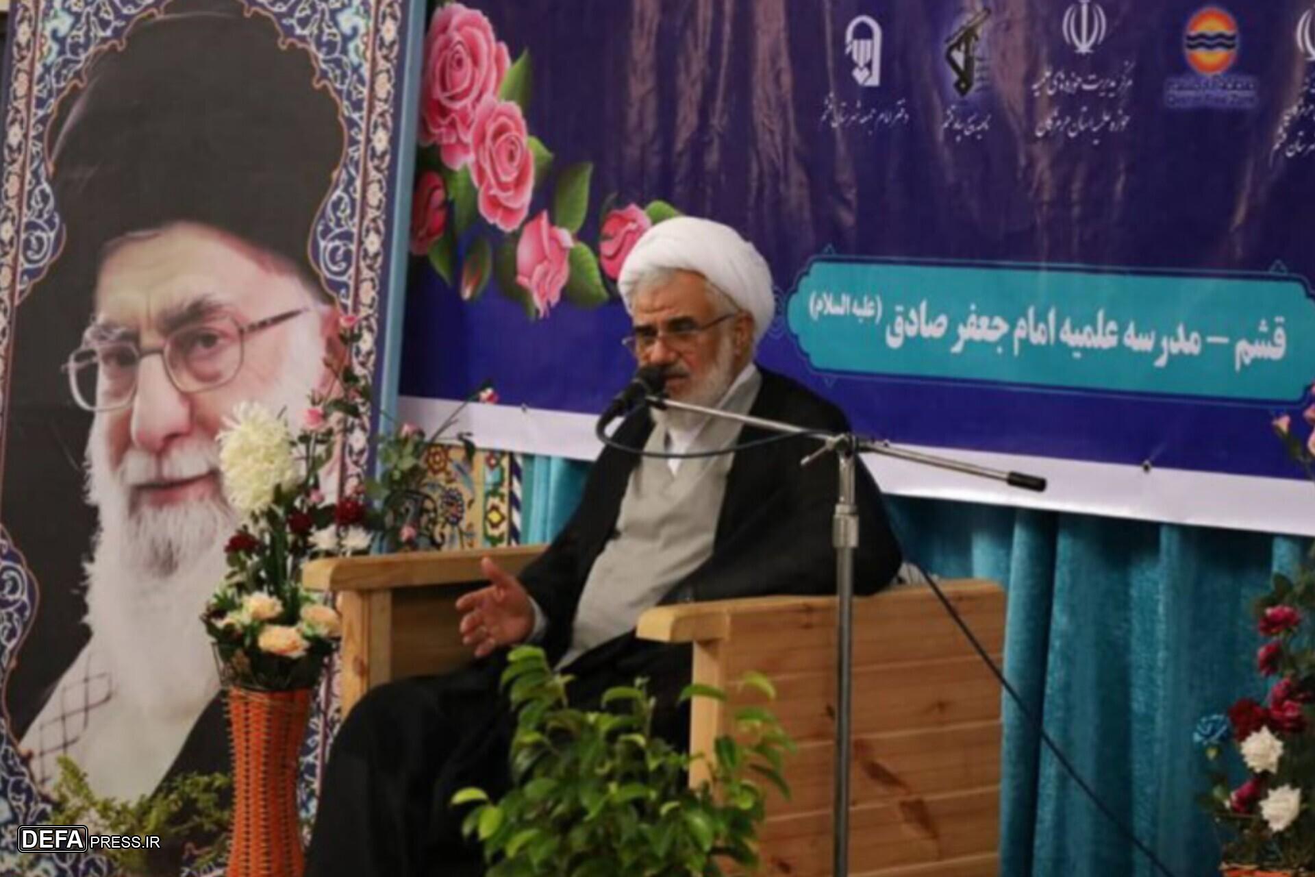 حوزه‌های علمیه محور تمدن‌سازی و پاسدار وحدت هستند