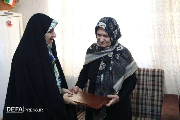 دیدار معاون رئیس‌جمهور با خانواده سردار شهید «فلاحی» در رشت