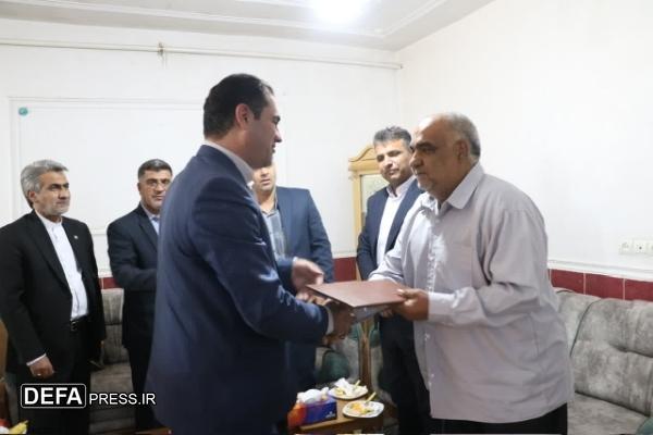 تجلیل مسئول سازمان بسیج حقوق‌دانان کشور از خانواده معظم شهدای کهگیلویه و بویراحمد+ تصاویر