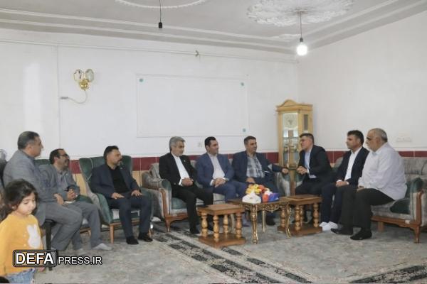 تجلیل مسئول سازمان بسیج حقوق‌دانان کشور از خانواده معظم شهدای کهگیلویه و بویراحمد+ تصاویر